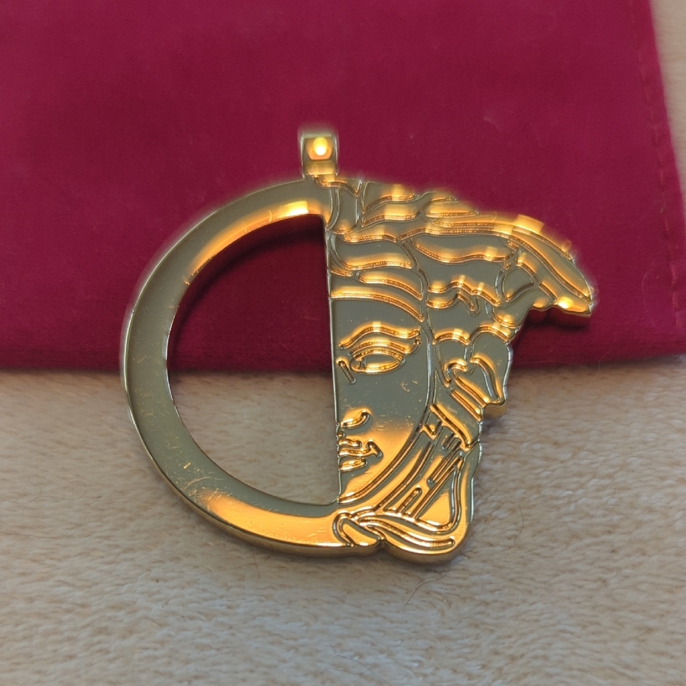 Gold Medusa Keychain with Pink Pouch - Picture 4 of 4